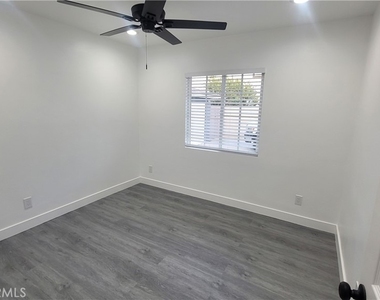 1605 E Santa Ana - Photo Thumbnail 25