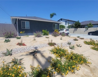 1605 E Santa Ana - Photo Thumbnail 39