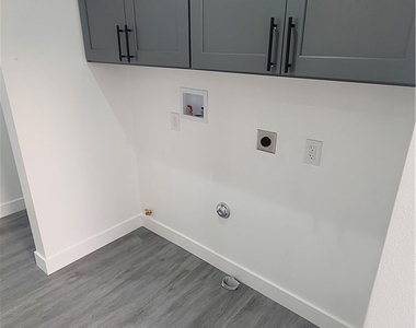 1605 E Santa Ana - Photo Thumbnail 21