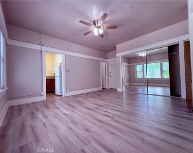 406 Linden Avenue - Photo Thumbnail 1
