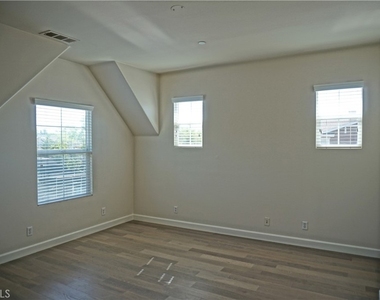 2099 Owens - Photo Thumbnail 12