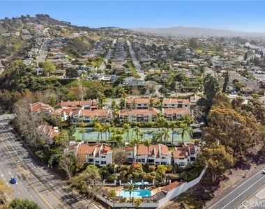 34101 Via California - Photo Thumbnail 37