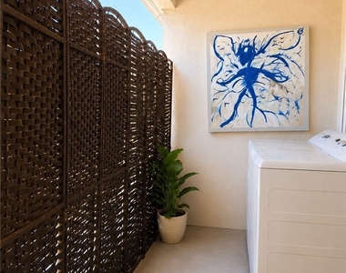 2546 E Park - Photo Thumbnail 5