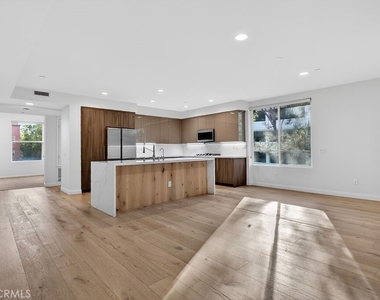 575 Rockefeller - Photo Thumbnail 5