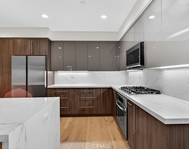 575 Rockefeller - Photo Thumbnail 9