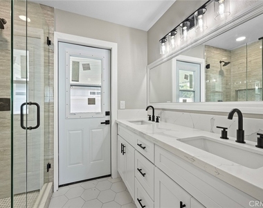 5032 E Holbrook Street - Photo Thumbnail 15