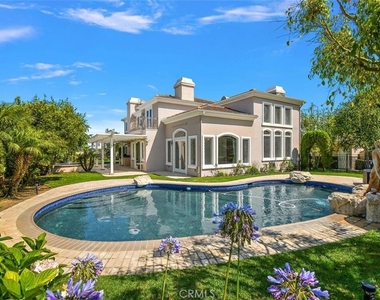 19 Santa Rosa - Photo Thumbnail 57