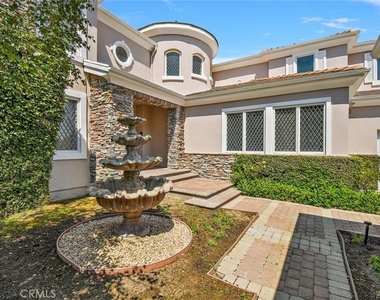 19 Santa Rosa - Photo Thumbnail 1