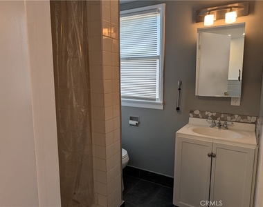6220 1/2 S Fairfax - Photo Thumbnail 8