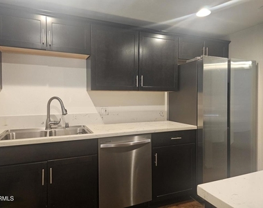 1401 Valley View - Photo Thumbnail 13