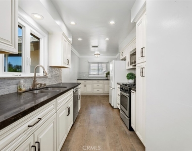 1325 W Ash - Photo Thumbnail 1