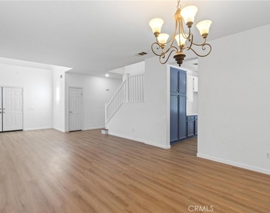 23764 Cloverleaf - Photo Thumbnail 4