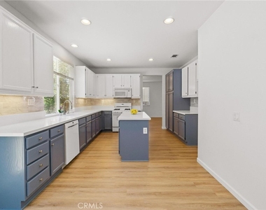23764 Cloverleaf - Photo Thumbnail 6