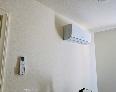 134 E Cluster Street - Photo Thumbnail 2