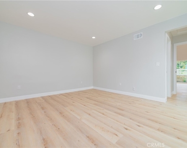 19112 Biddle Drive - Photo Thumbnail 11