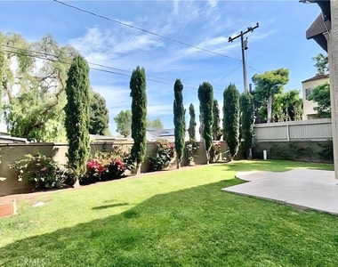 2558 Orange Avenue - Photo Thumbnail 4