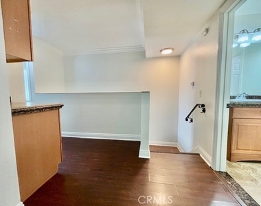 2558 Orange Avenue - Photo Thumbnail 26