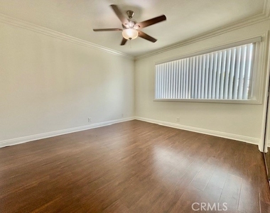 2558 Orange Avenue - Photo Thumbnail 29