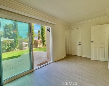 2558 Orange Avenue - Photo Thumbnail 21
