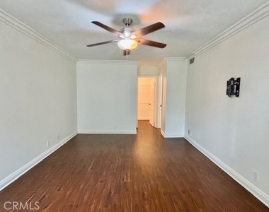 2558 Orange Avenue - Photo Thumbnail 32