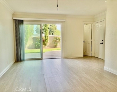 2558 Orange Avenue - Photo Thumbnail 13