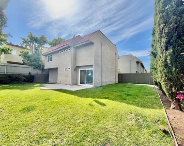 2558 Orange Avenue - Photo Thumbnail 8