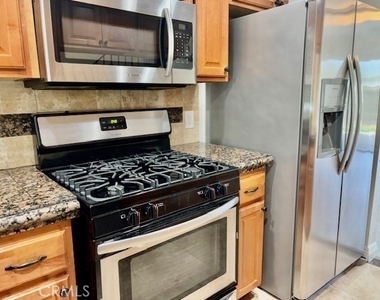 2558 Orange Avenue - Photo Thumbnail 16