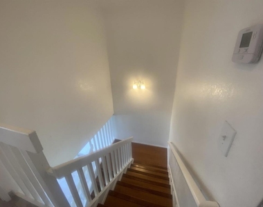 390 E Madison Avenue - Photo Thumbnail 3