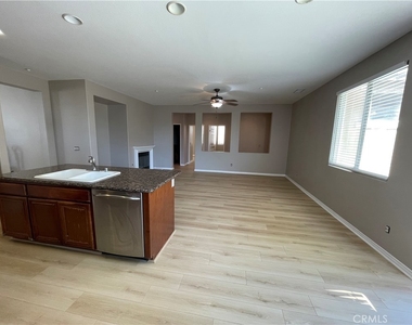 16141 San Jacinto Ave - Photo Thumbnail 9