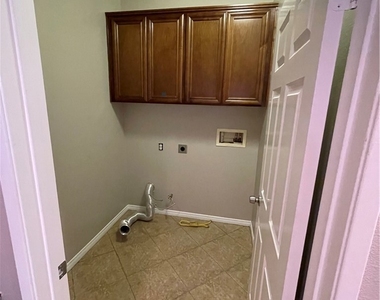 16141 San Jacinto Ave - Photo Thumbnail 5