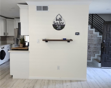 2255 Cahuilla Street - Photo Thumbnail 3