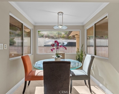 3435 Oakmont View Drive - Photo Thumbnail 5