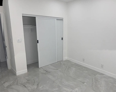 522 Stanford Rd - Photo Thumbnail 12