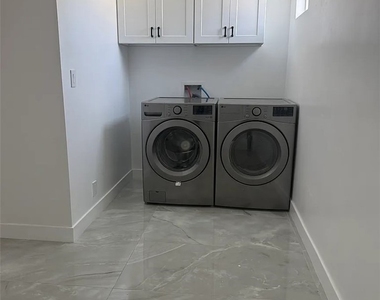 522 Stanford Rd - Photo Thumbnail 7