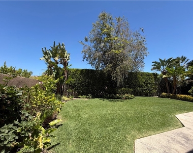 24675 Vista Cerritos - Photo Thumbnail 19