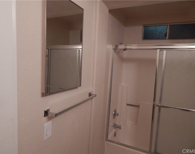 5605 Carlota Blvd - Photo Thumbnail 4