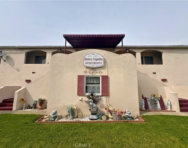 216 W D - Photo Thumbnail 1
