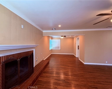 1447 S Valley Center - Photo Thumbnail 6