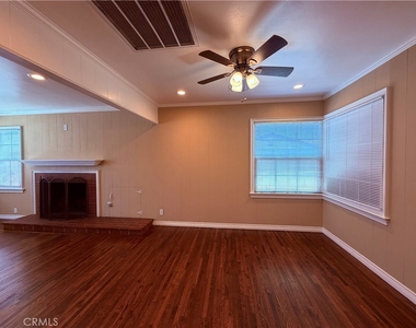 1447 S Valley Center - Photo Thumbnail 8