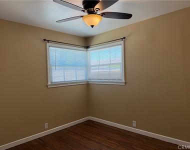 1447 S Valley Center - Photo Thumbnail 27