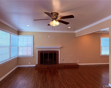1447 S Valley Center - Photo Thumbnail 4