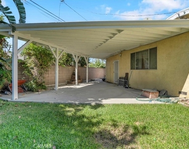 9241 Vicki Drive - Photo Thumbnail 13