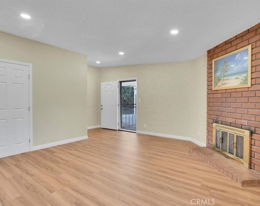 9241 Vicki Drive - Photo Thumbnail 6