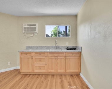 9241 Vicki Drive - Photo Thumbnail 5
