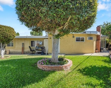 9241 Vicki Drive - Photo Thumbnail 15