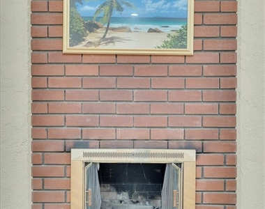 9241 Vicki Drive - Photo Thumbnail 4