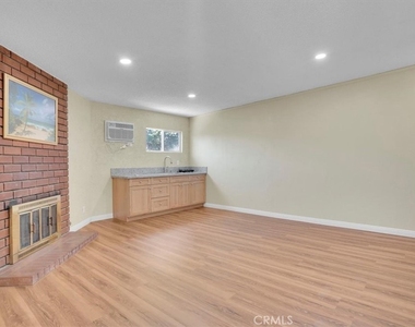 9241 Vicki Drive - Photo Thumbnail 7
