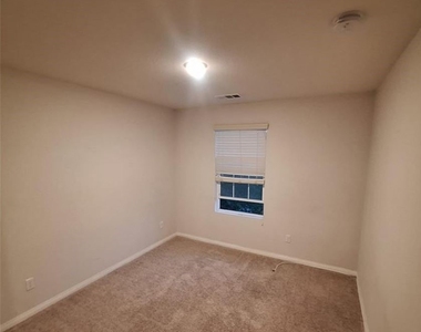 825 Parisa Place - Photo Thumbnail 8