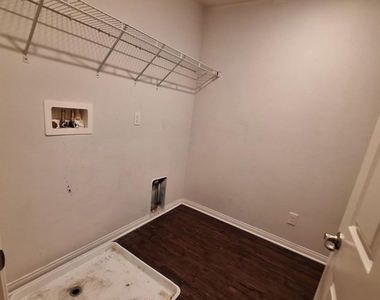 825 Parisa Place - Photo Thumbnail 12