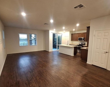 825 Parisa Place - Photo Thumbnail 5